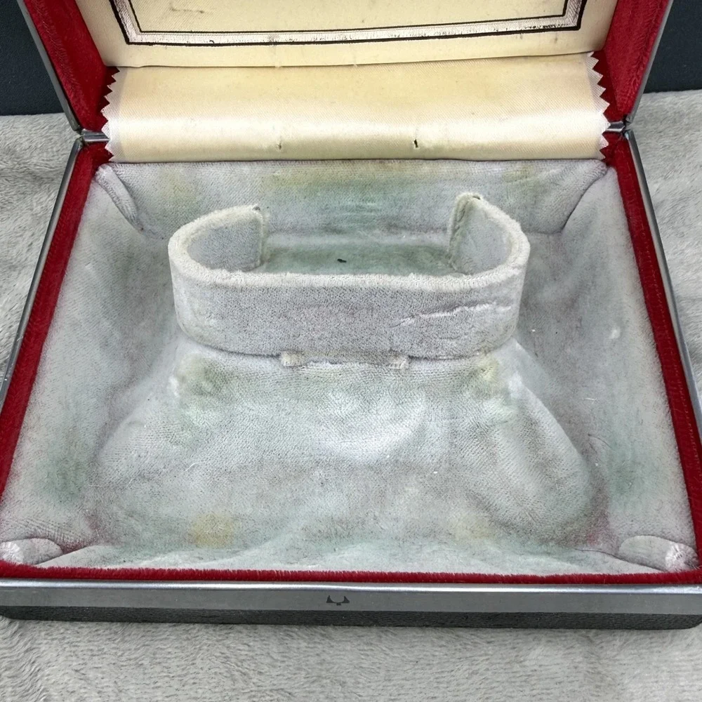 Vintage Bulova Accutron Watch Box‎ Display